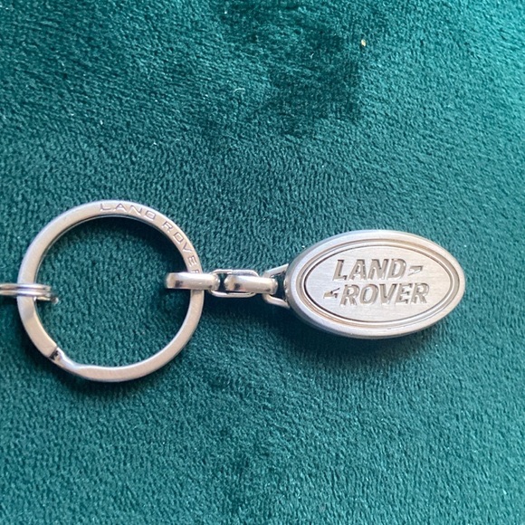 new - land-Rover keychain /key holder silver color new - Picture 1 of 4